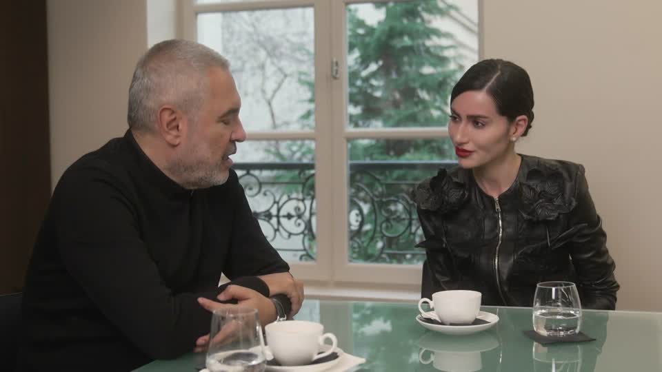 Jennifer Lopez in Elie Saab clothes