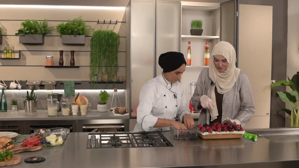 فنون المعجنات و الحلويات مع الشيف عايدة عمارة