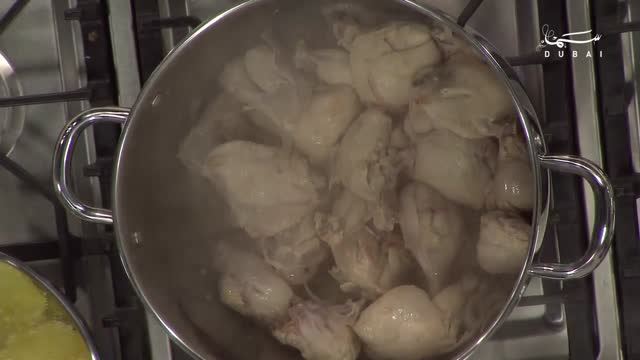 المطبخ الشعبي: مجبوس الدياي، عصير موز وهمبا