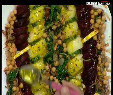 الشف أسامة: طبق السبانخ المحمرة مع البصل و الحمص المسلوق