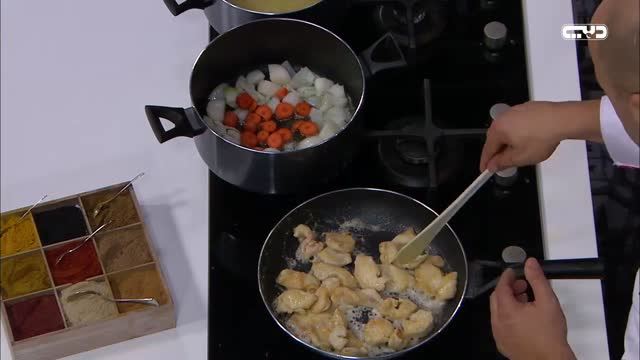 نكهات وأكلات: دجاج بالكاجو وكيك البرتقال بالشوكولاتة