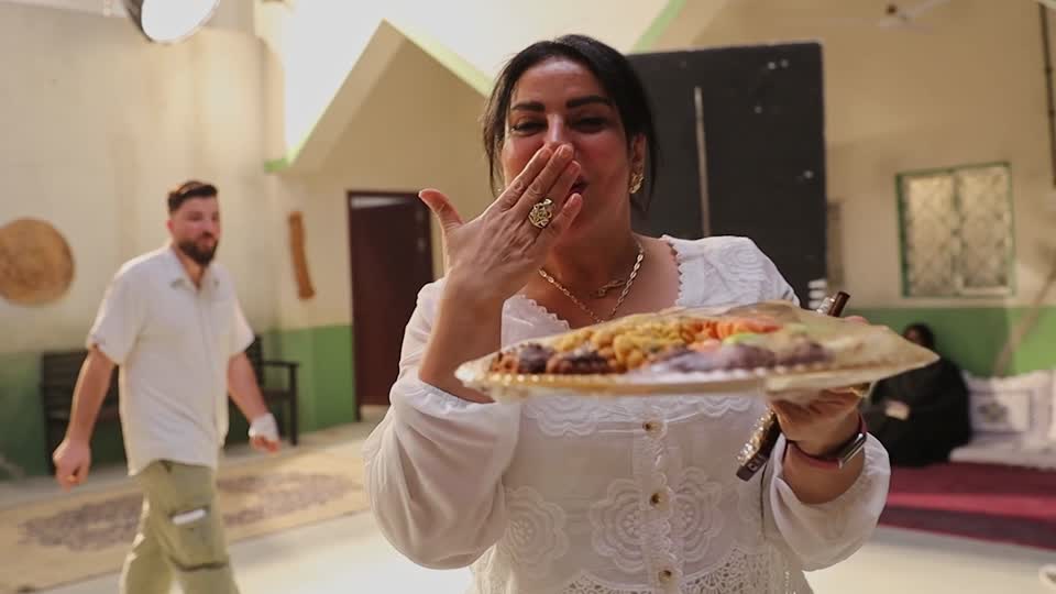 Episode 05 - Old People Bus