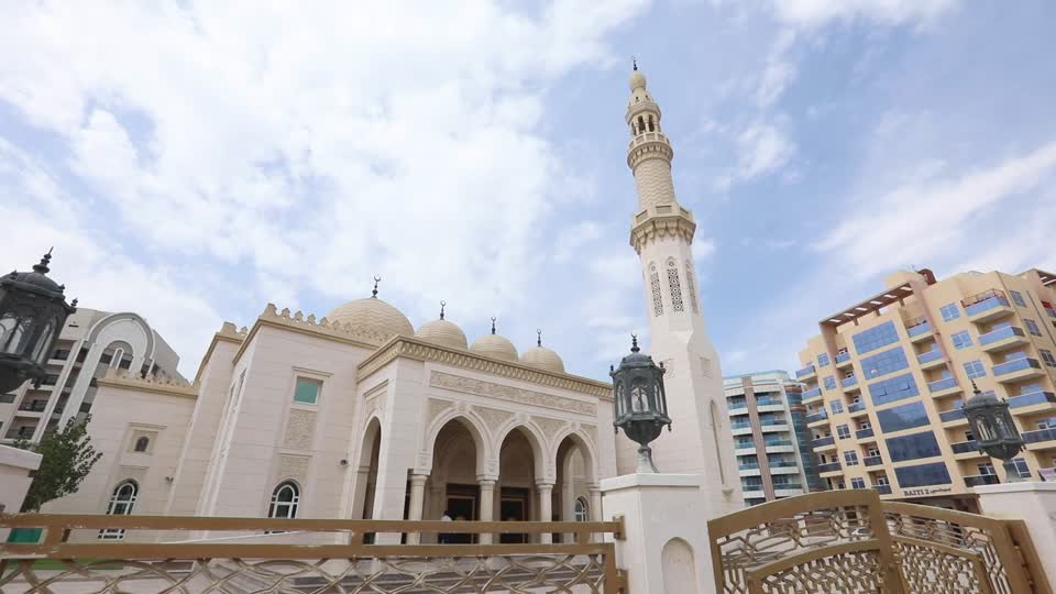 مسجد خليفة سلطان الحبتور